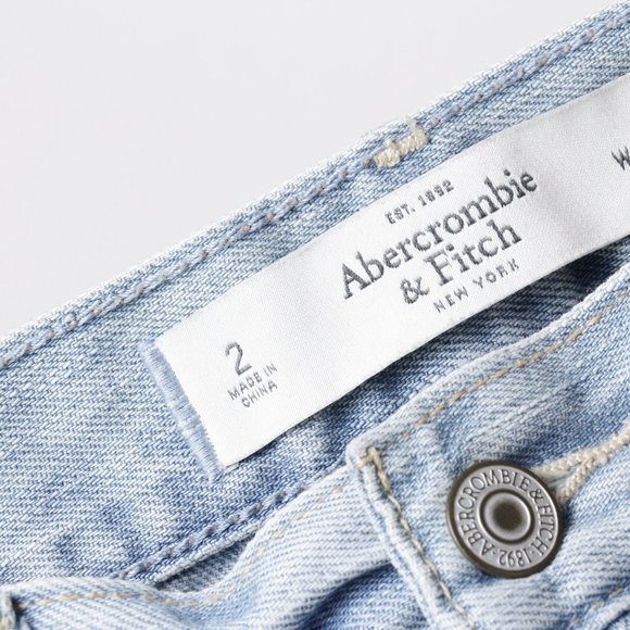 Light blue distressed shorts - Picture 3 of 4